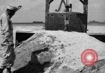 Standbild United States Army Ingenieure in Betrieb Sandstein Enewetak Atoll Marshall Inseln, 1948, aus Sekunde 13 historischem Filmmaterial Videoclip 65675071371