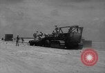 Standbild United States Army Ingenieure in Betrieb Sandstein Enewetak Atoll Marshall Inseln, 1948, aus Sekunde 42 historischem Filmmaterial Videoclip 65675071371