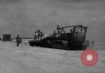Standbild United States Army Ingenieure in Betrieb Sandstein Enewetak Atoll Marshall Inseln, 1948, aus Sekunde 45 historischem Filmmaterial Videoclip 65675071371