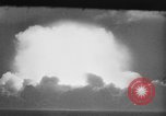 Standbild Betrieb Sandstein nukleare Tests und Vorbereitungen Enewetak Atoll Marshall Inseln, 1948, aus Sekunde 44 historischem Filmmaterial Videoclip 65675071373