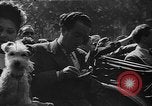 Immagine di Carrozza a cavallo razza Francia, 1943, secondo 8 filmato di repertorio 65675071388