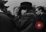 Immagine di Carrozza a cavallo razza Francia, 1943, secondo 30 filmato di repertorio 65675071388