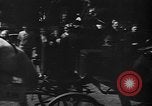 Immagine di Carrozza a cavallo razza Francia, 1943, secondo 40 filmato di repertorio 65675071388