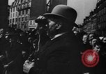 Immagine di Carrozza a cavallo razza Francia, 1943, secondo 43 filmato di repertorio 65675071388