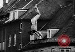 Image une compétition de natation Allemagne, 1943, de la seconde 3 séquences d'archives historiques vidéo 65675071389
