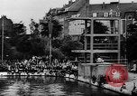 Image une compétition de natation Allemagne, 1943, de la seconde 10 séquences d'archives historiques vidéo 65675071389