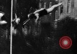 Image une compétition de natation Allemagne, 1943, de la seconde 17 séquences d'archives historiques vidéo 65675071389