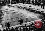 Image une compétition de natation Allemagne, 1943, de la seconde 24 séquences d'archives historiques vidéo 65675071389