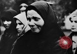 Standbild Trauerfeier Vinnitsa Ukraine Sowjetunion, 1943, aus Sekunde 15 historischem Filmmaterial Videoclip 65675071392