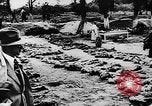 Standbild Trauerfeier Vinnitsa Ukraine Sowjetunion, 1943, aus Sekunde 25 historischem Filmmaterial Videoclip 65675071392
