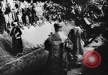 Standbild Trauerfeier Vinnitsa Ukraine Sowjetunion, 1943, aus Sekunde 62 historischem Filmmaterial Videoclip 65675071392