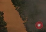 Image Air Strike le Vietnam du Sud, 1965, de la seconde 49 séquences d'archives historiques vidéo 65675071413