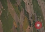 Image Air Strike le Vietnam du Sud, 1965, de la seconde 19 séquences d'archives historiques vidéo 65675071414