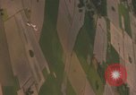Image Air Strike le Vietnam du Sud, 1965, de la seconde 20 séquences d'archives historiques vidéo 65675071414