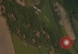 Image Air Strike le Vietnam du Sud, 1965, de la seconde 26 séquences d'archives historiques vidéo 65675071414