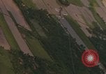 Image Air Strike le Vietnam du Sud, 1965, de la seconde 28 séquences d'archives historiques vidéo 65675071414