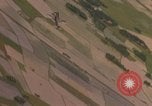 Image Air Strike le Vietnam du Sud, 1965, de la seconde 30 séquences d'archives historiques vidéo 65675071414