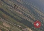 Image Air Strike le Vietnam du Sud, 1965, de la seconde 32 séquences d'archives historiques vidéo 65675071414