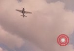 Image Air Strike le Vietnam du Sud, 1965, de la seconde 35 séquences d'archives historiques vidéo 65675071414
