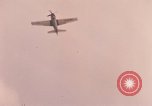 Image Air Strike le Vietnam du Sud, 1965, de la seconde 40 séquences d'archives historiques vidéo 65675071414