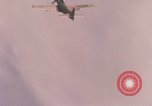 Image Air Strike le Vietnam du Sud, 1965, de la seconde 45 séquences d'archives historiques vidéo 65675071414