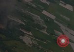 Image Air Strike le Vietnam du Sud, 1965, de la seconde 49 séquences d'archives historiques vidéo 65675071414