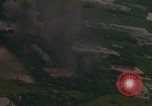 Image Air Strike le Vietnam du Sud, 1965, de la seconde 54 séquences d'archives historiques vidéo 65675071414