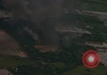 Image Air Strike le Vietnam du Sud, 1965, de la seconde 57 séquences d'archives historiques vidéo 65675071414