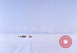 Standbild LC-47H der Antarktis, 1964, aus Sekunde 52 historischem Filmmaterial Videoclip 65675071417