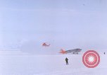 Standbild LC-47H der Antarktis, 1964, aus Sekunde 12 historischem Filmmaterial Videoclip 65675071418