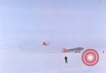Standbild LC-47H der Antarktis, 1964, aus Sekunde 13 historischem Filmmaterial Videoclip 65675071418