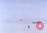 Standbild LC-47H der Antarktis, 1964, aus Sekunde 16 historischem Filmmaterial Videoclip 65675071418