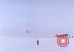 Standbild LC-47H der Antarktis, 1964, aus Sekunde 20 historischem Filmmaterial Videoclip 65675071418