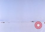 Standbild LC-47H der Antarktis, 1964, aus Sekunde 40 historischem Filmmaterial Videoclip 65675071418