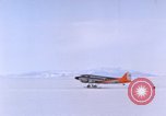 Standbild LC-47H der Antarktis, 1964, aus Sekunde 55 historischem Filmmaterial Videoclip 65675071418