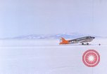 Standbild LC-47H der Antarktis, 1964, aus Sekunde 20 historischem Filmmaterial Videoclip 65675071419