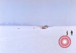 Standbild LC-47H der Antarktis, 1964, aus Sekunde 28 historischem Filmmaterial Videoclip 65675071419