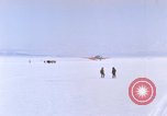 Standbild LC-47H der Antarktis, 1964, aus Sekunde 31 historischem Filmmaterial Videoclip 65675071419