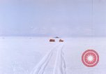 Standbild LC-47H der Antarktis, 1964, aus Sekunde 40 historischem Filmmaterial Videoclip 65675071419