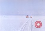 Standbild LC-47H der Antarktis, 1964, aus Sekunde 49 historischem Filmmaterial Videoclip 65675071419