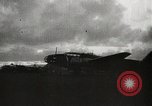 Standbild Japanische Bombe Darwin Australien Darwin Australien, 1942, aus Sekunde 21 historischem Filmmaterial Videoclip 65675071422