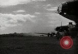 Standbild Japanische Bombe Darwin Australien Darwin Australien, 1942, aus Sekunde 25 historischem Filmmaterial Videoclip 65675071422