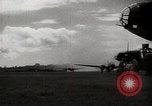Standbild Japanische Bombe Darwin Australien Darwin Australien, 1942, aus Sekunde 28 historischem Filmmaterial Videoclip 65675071422