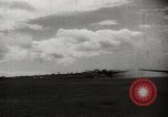 Standbild Japanische Bombe Darwin Australien Darwin Australien, 1942, aus Sekunde 30 historischem Filmmaterial Videoclip 65675071422