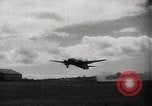 Standbild Japanische Bombe Darwin Australien Darwin Australien, 1942, aus Sekunde 32 historischem Filmmaterial Videoclip 65675071422