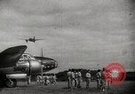 Standbild Japanische Bombe Darwin Australien Darwin Australien, 1942, aus Sekunde 41 historischem Filmmaterial Videoclip 65675071422