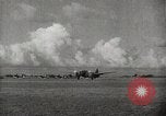 Standbild Japanische Bombe Darwin Australien Darwin Australien, 1942, aus Sekunde 45 historischem Filmmaterial Videoclip 65675071422