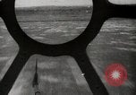 Standbild Japanische Bombe Darwin Australien Darwin Australien, 1942, aus Sekunde 52 historischem Filmmaterial Videoclip 65675071422
