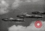 Standbild Japanische Bombe Darwin Australien Darwin Australien, 1942, aus Sekunde 60 historischem Filmmaterial Videoclip 65675071422