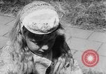 Standbild Jugendliche Holland Niederlande, 1955, aus Sekunde 20 historischem Filmmaterial Videoclip 65675071440